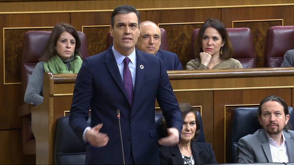 Sánchez echa en cara a Casado el balance lamentable del PP en Cataluña