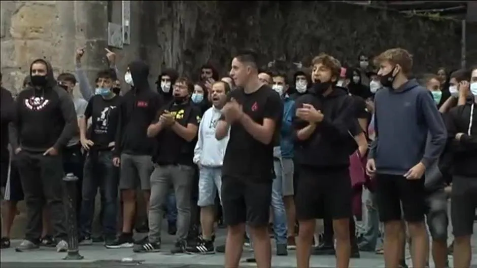 Incidentes En Mondrag N Durante Un Acto De Voces Contra El Terrorismo Y Vox