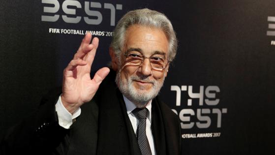 El tenor español Plácido Domingo, a su llegada a la gala de los Premios The Best