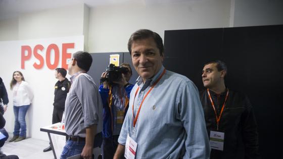 El presidente de la gestora, Javier Fernández, en el Comité Federal