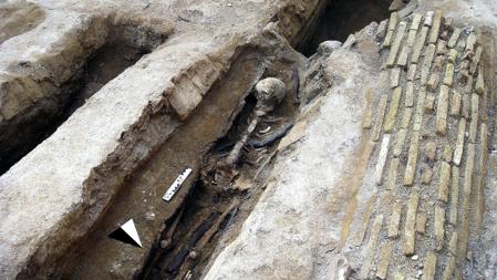 Una de las tumbas del cementerio judío del Cerro de la Horca, en Toledo