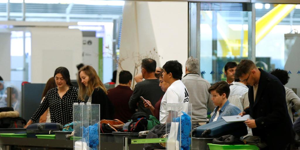 Caos En Barajas Por La Huelga De Control De Seguridad