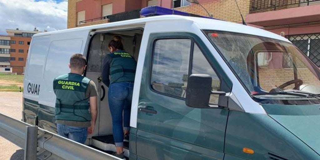 Arrestan A Tres Personas Por Estafar M S De Euros Al Falsificar