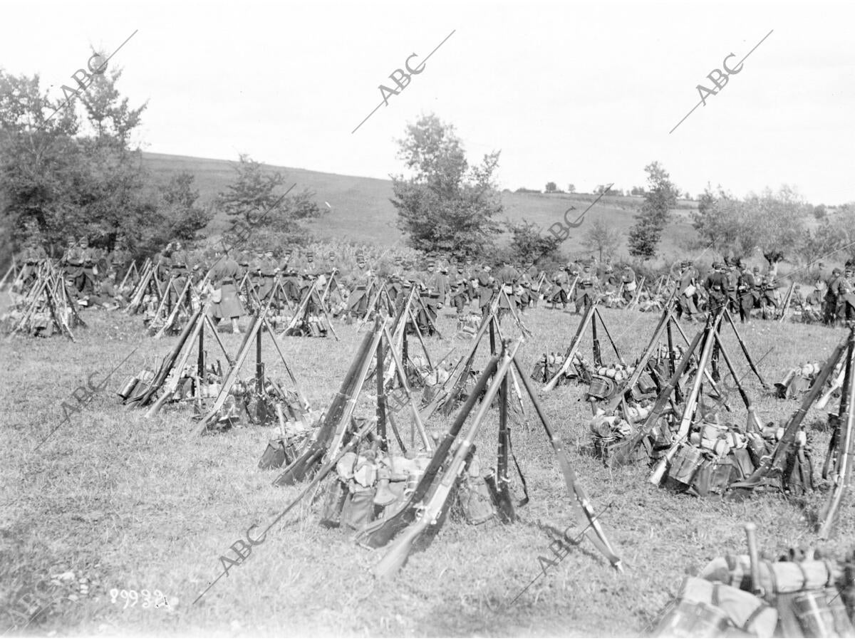 Campamento de un regimiento de infantería en sus Posiciones después de