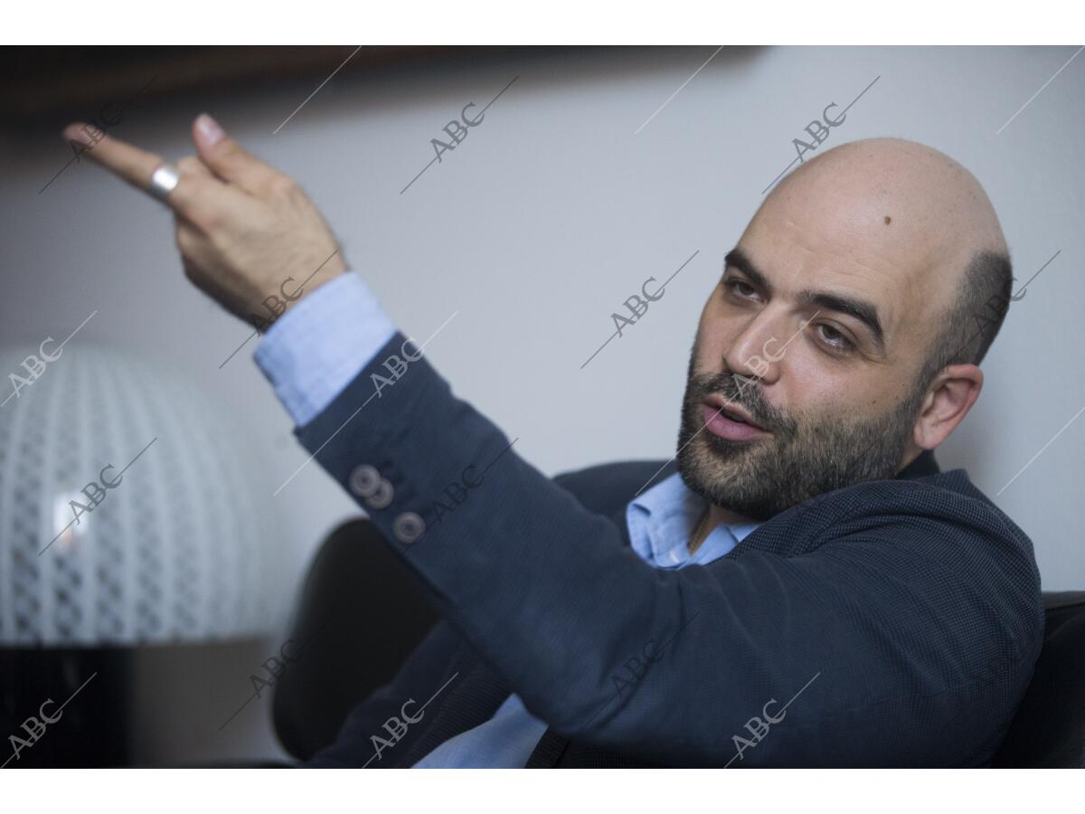 Entrevista Con El Escritor Roberto Saviano Archivo Abc