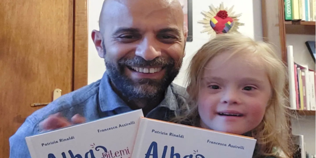 El soltero gay que adoptó a una niña con síndrome de Down que