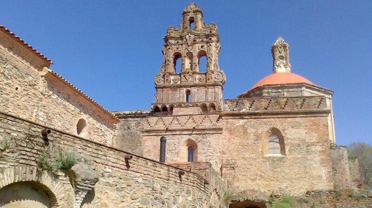 La Cartuja De Cazalla El Monasterio Donde Los Monjes Fabricaban