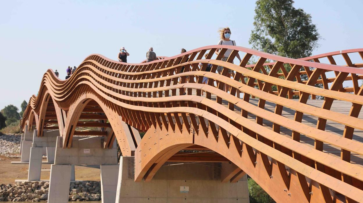 La Nueva Pasarela Peatonal De Madera M S Grande De Europa Est En M Laga