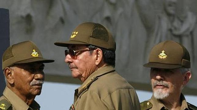El Gobierno trae a España en secreto a 50 presos cubanos y a sus familias