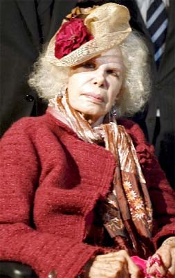 La duquesa de Alba será operada el viernes para implantarle una válvula 