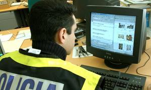 Detienen a tres hermanos por ciberacoso a varias menores mediante «grooming»
