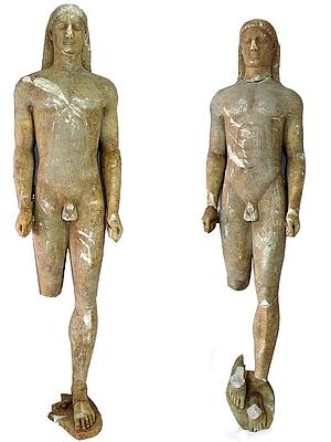 Dos estatuas griegas recuperadas por la Policía ya se exponen en el museo