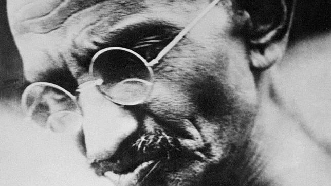 Roban los anteojos de Gandhi de su museo en India Roban los anteojos de Gandhi de su museo en India
