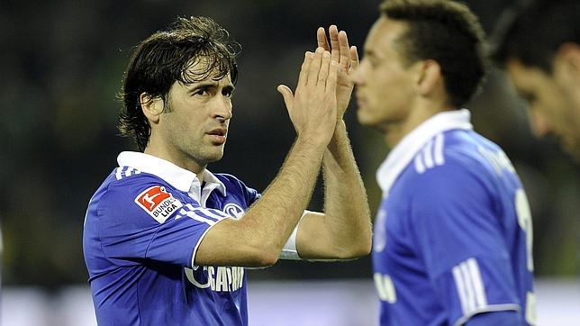 El Borussia Dortmund se impone al Schalke 04 y se coloca como líder provisional