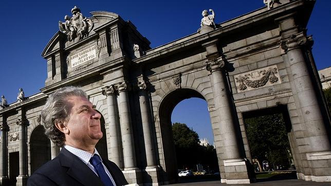 César Antonio Molina: «Al venirme a Madrid cambié el mar por el centro»