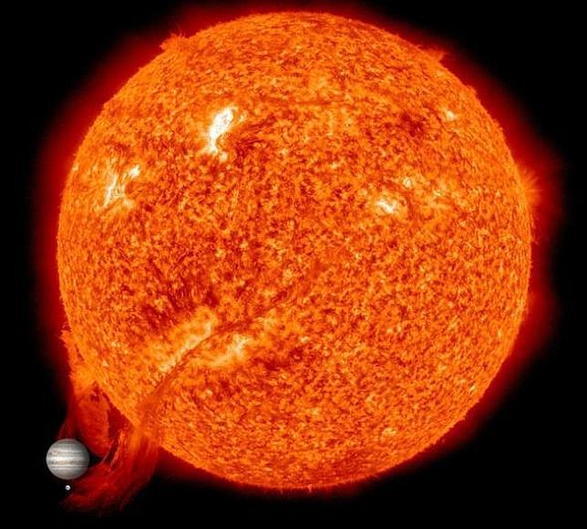 Erupciones solares, una mezcla entre tornado, volcán y tsunami
