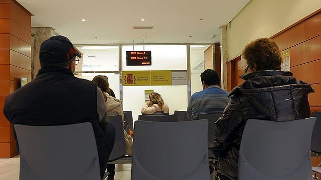 La UE lanza "nomeparo.eu" para ayudar a jóvenes a trabajar o estudiar en otro país