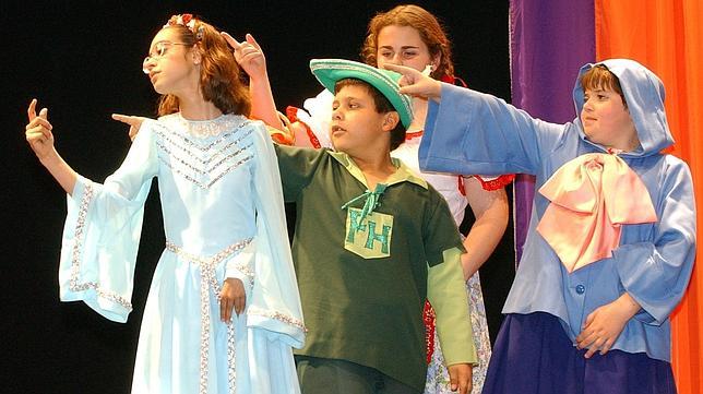 Niños con discapacidad visual acercan el teatro a los más pequeños