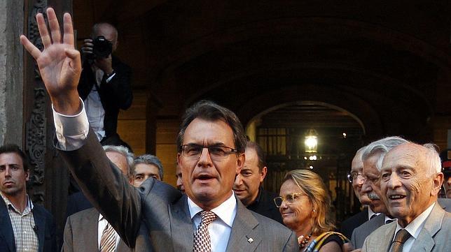 CiU propone consultar a los catalanes sobre la independencia