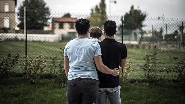 El Constitucional decide en España y Francia lleva el matrimonio y la adopción homosexual al Consejo de Ministros