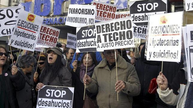 El Gobierno y el PSOE buscan cerrar hoy el acuerdo sobre los desahucios