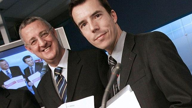 Mulas, junto al vicepresidente ejecutivo de Ideas, Jesús Caldera, en un acto de diciembre de 2008