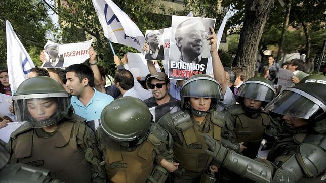 Piden a Cuba que «colabore» en el caso del asesinato del ideólogo de la dictadura de Pinochet