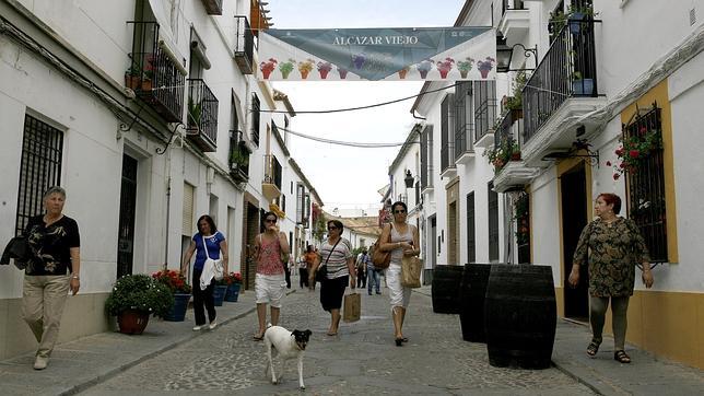 El barrio de los patios de Córdoba, con su calles blancas y radiantes