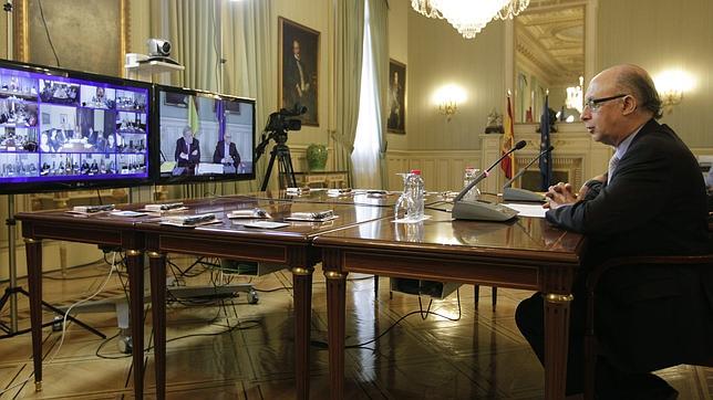 El Gobierno cambia la reforma local para frenar críticas del PP