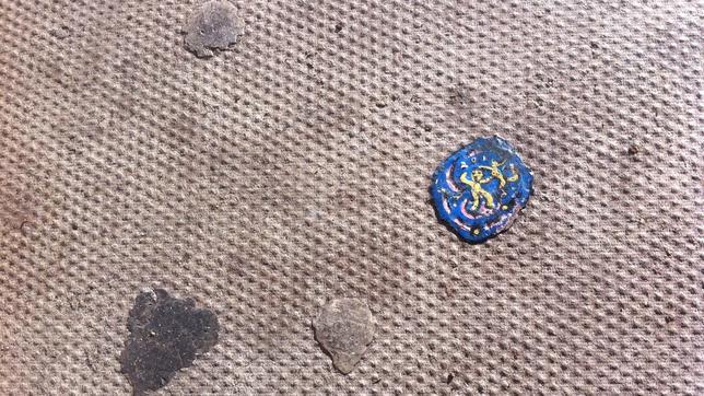 Ejemplo de «grafiti-chicle» del artista Ben Wilson en una acera de Old Street