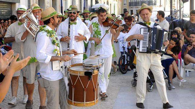 La música anima todos los rincones de Lisboa