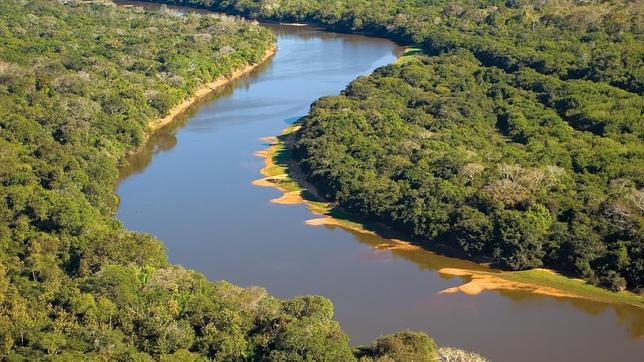 Vista aérea del Río Negro, en Mato Grosso