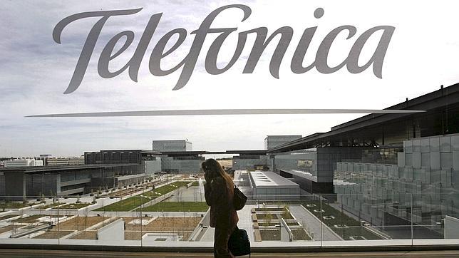 Bruselas cree excesivo el precio que Telefónica cobra a sus rivales por usar su red
