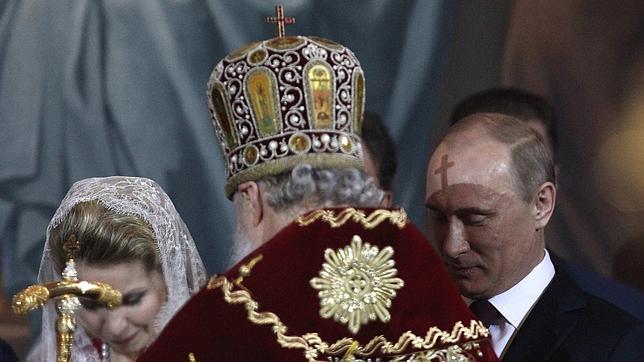 Putin fue bautizado por su madre a escondidas de su padre comunista