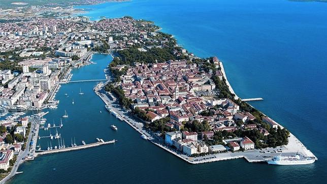 Imponente postal aérea de Zadar