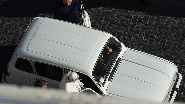 El pasado sábado, el Papa sorprendió con su «nuevo» modelo de coche