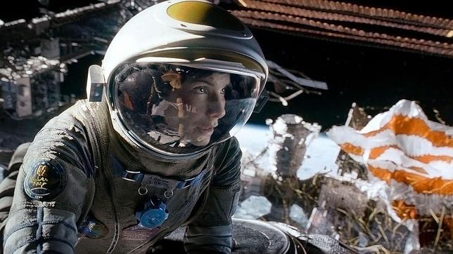 Los errores de la película «Gravity»: el pelo de Bullock no flota y otras cosas que no pasan en gravedad cero