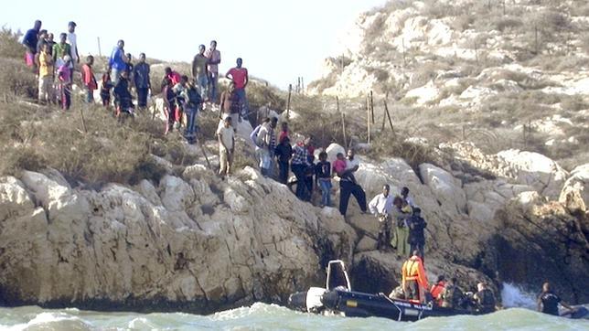 Dos inmigrantes desalojados de la Isla de Tierra en 2012 demandan a España ante el TEDH