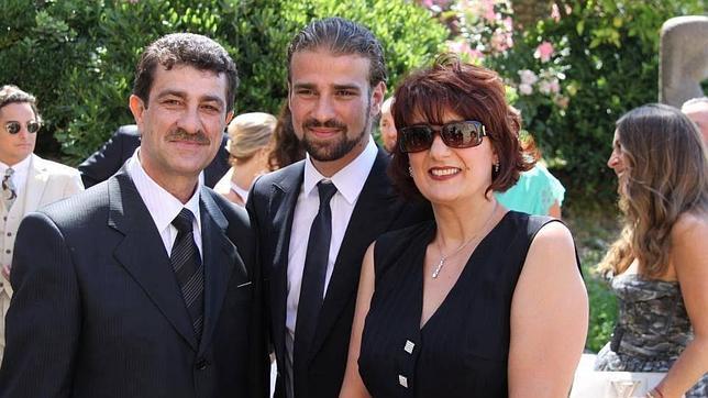 Los padres de Mario sostienen que su hijo fue asesinado y no creen en el suicidio