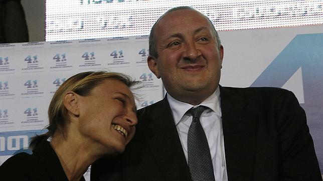 Margvelashvili junto a su pareja celebran la victoria de este domingo