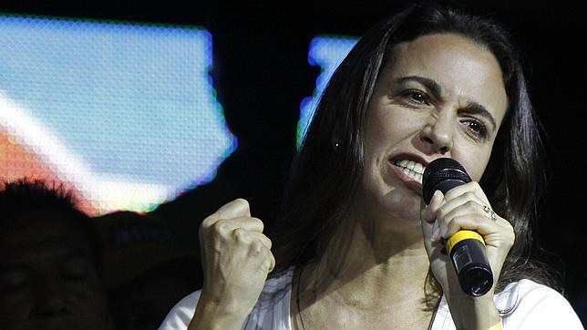 Corina Machado: «Maduro está destruyendo el país»