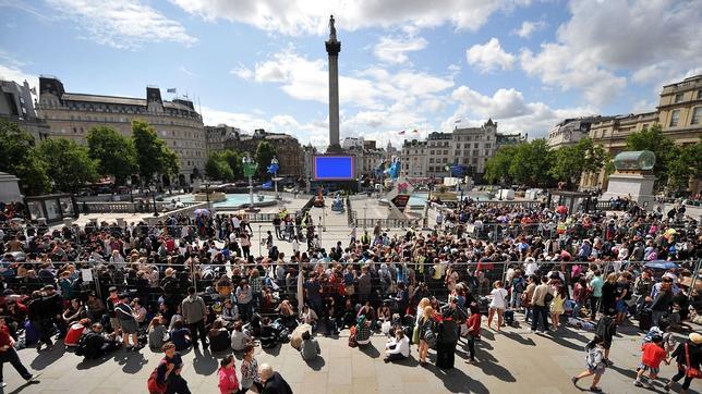 Trafalgar Square, con la estatua de Nelsol en el centro