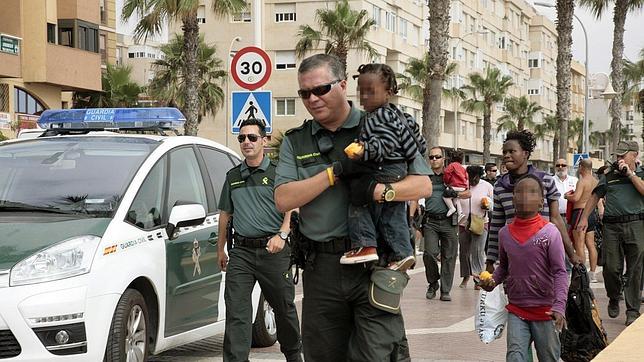 Se estanca la llegada de inmigrantes por mar, aunque hay un repunte en Ceuta y Melilla