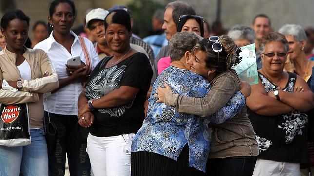Los viajes al extranjero, inaccesibles para la mayoría de los cubanos Los viajes al extranjero, inaccesibles para la mayoría de los cubanos