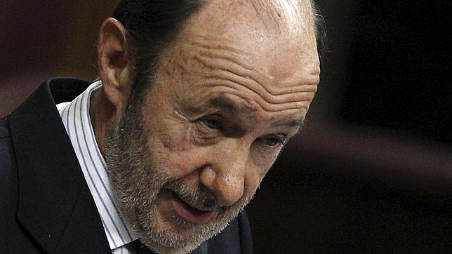 Rubalcaba recela del «desembarco» del PP en Cataluña