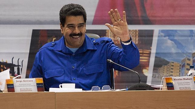 Maduro amenaza ahora a las agencias de viajes 