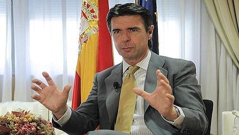 Soria asegura que el referendo sobre las prospecciones en Canarias es «ilegal»