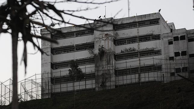 Aislamiento y precariedad, así es el día a día de Leopoldo López en la cárcel Aislamiento y precariedad, así es el día a día de Leopoldo López en la cárcel
