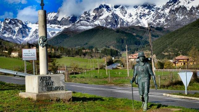 Estatua del peregrino, de Mercedes Elvira