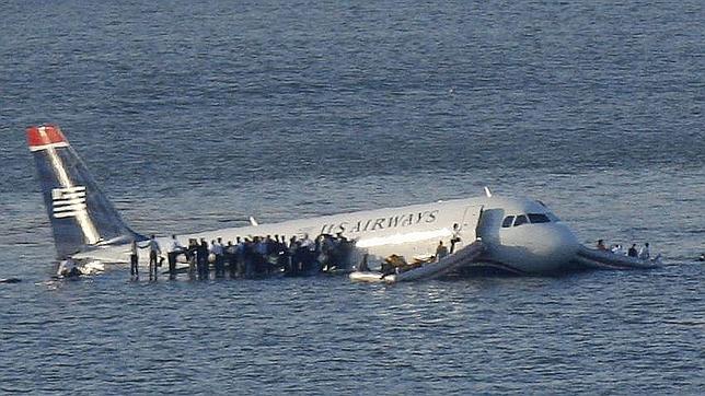 155 personas sobrevivieron al accidente del vuelo 405 de US Airways sobre las aguas del Río Hudson